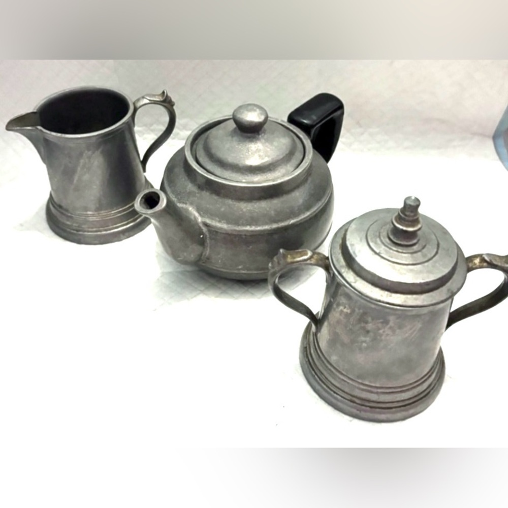 Vintage Duratale by Leonard Pewter 
Creamer & Sugar.
Vtg Wilton Armetale Teapot